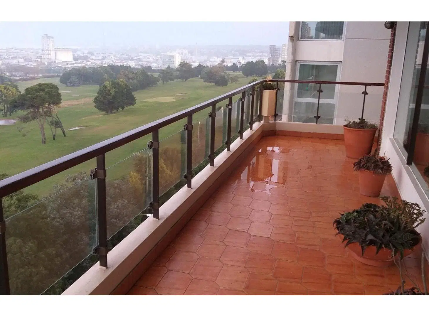 DEPARTAMENTO 4 AMBIENTES EN SEMI PISO 1RA. LÍNEA DE MAR 3