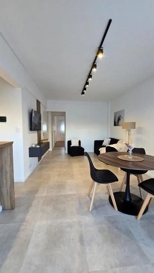 Departamento 2 ambientes con balcón y cochera 3