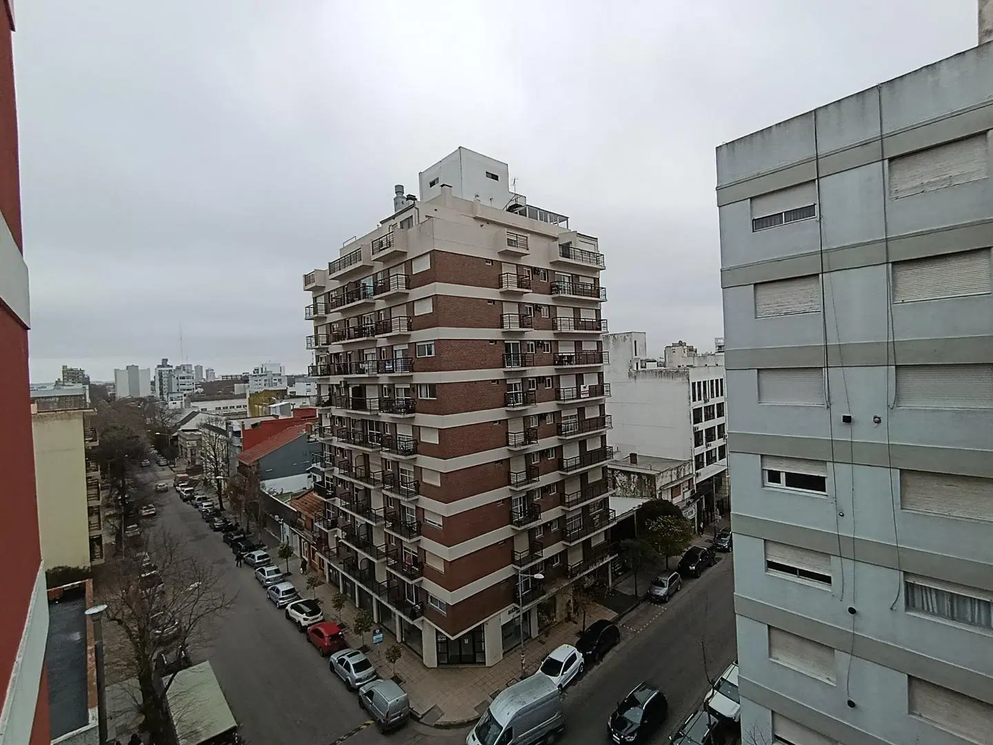 Departamento de dos ambientes a la calle 4