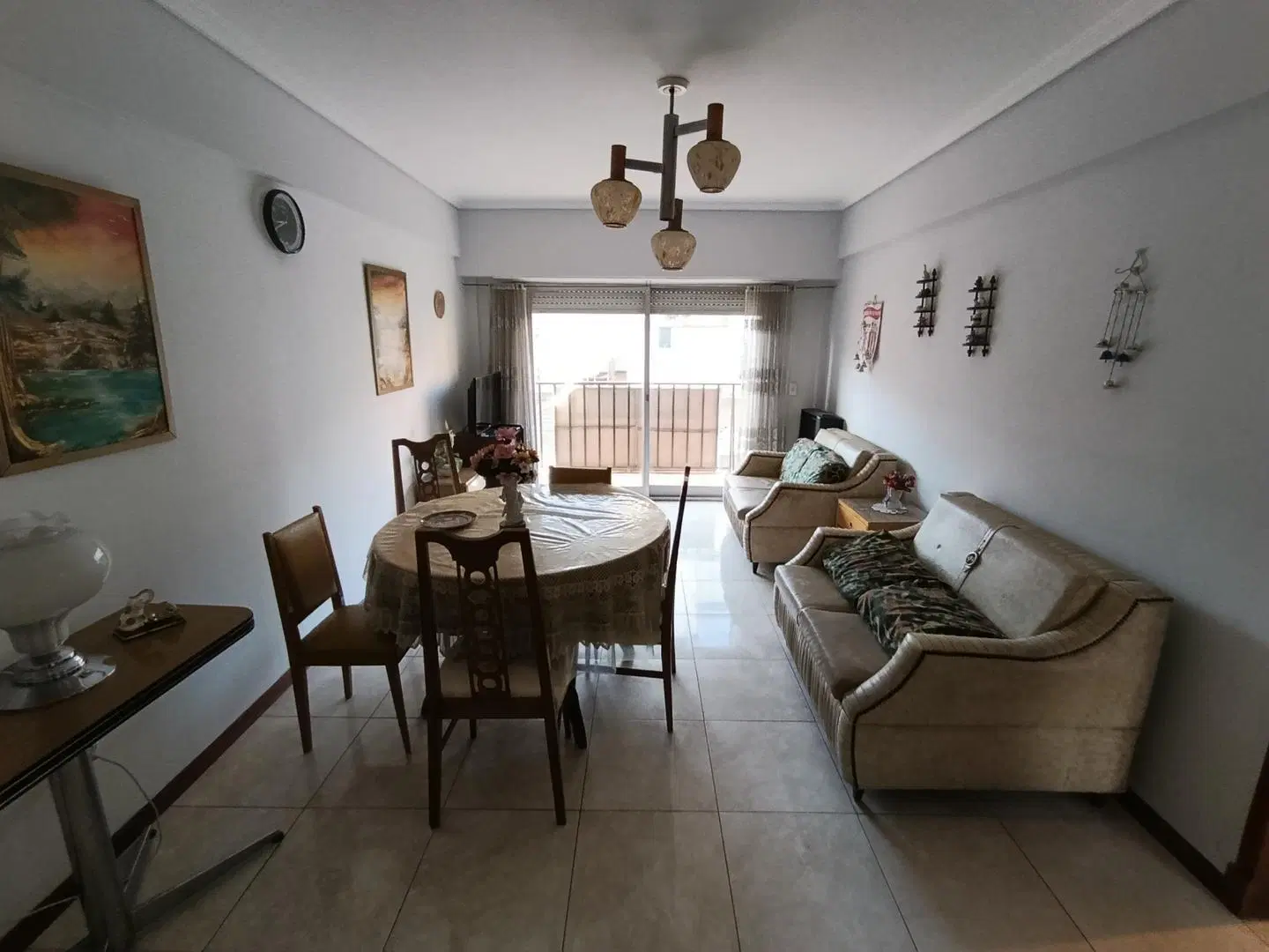 Departamento de 3 ambientes a la calle 1