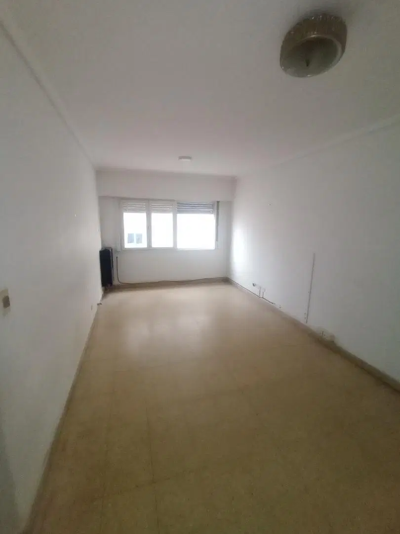 Departamento 2 ambientes a la calle 1