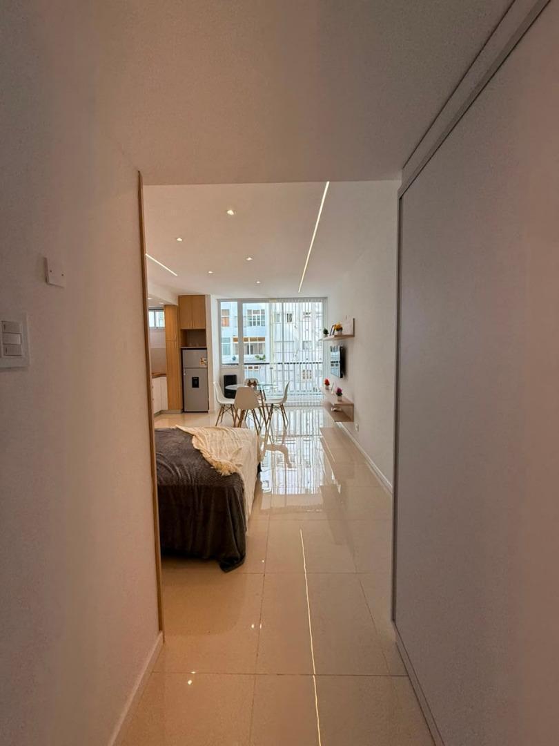Foto de Departamento de 1 ambiente lateral con vista al mar, imagen 1