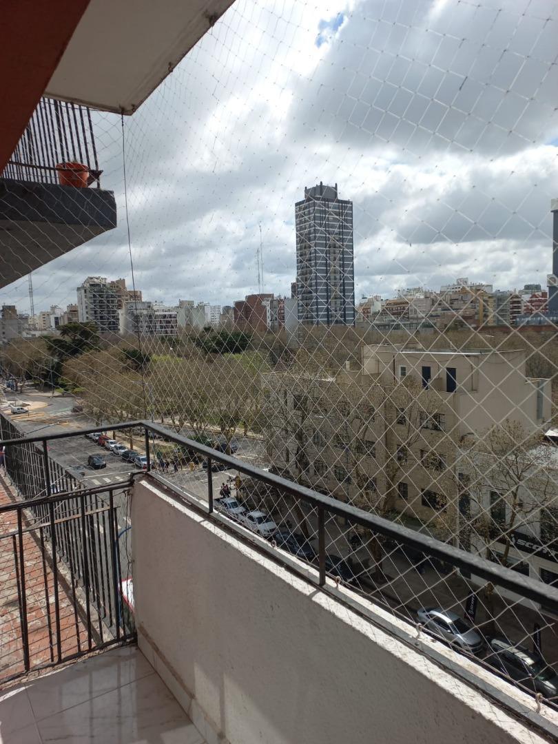 Foto de Departamento 2 ambientes a la calle con balcón, imagen 1