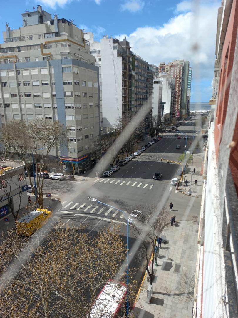 Foto de Departamento 2 ambientes a la calle con balcón, imagen 2