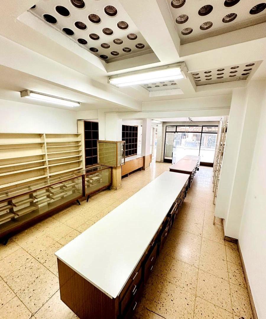 Foto de OPORTUNIDAD DE IOPORTUNIDAD DE NVERSIÓN EN RECOLETA | LOCAL COMERCIAL +, imagen 2