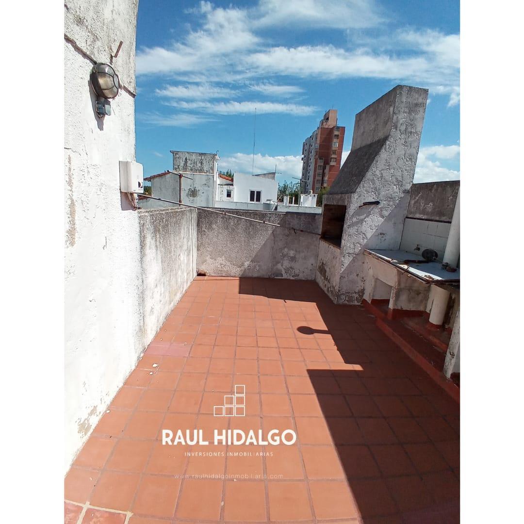 Departamento de 3 Ambientes con Balcón a La Calle en Miramar 2