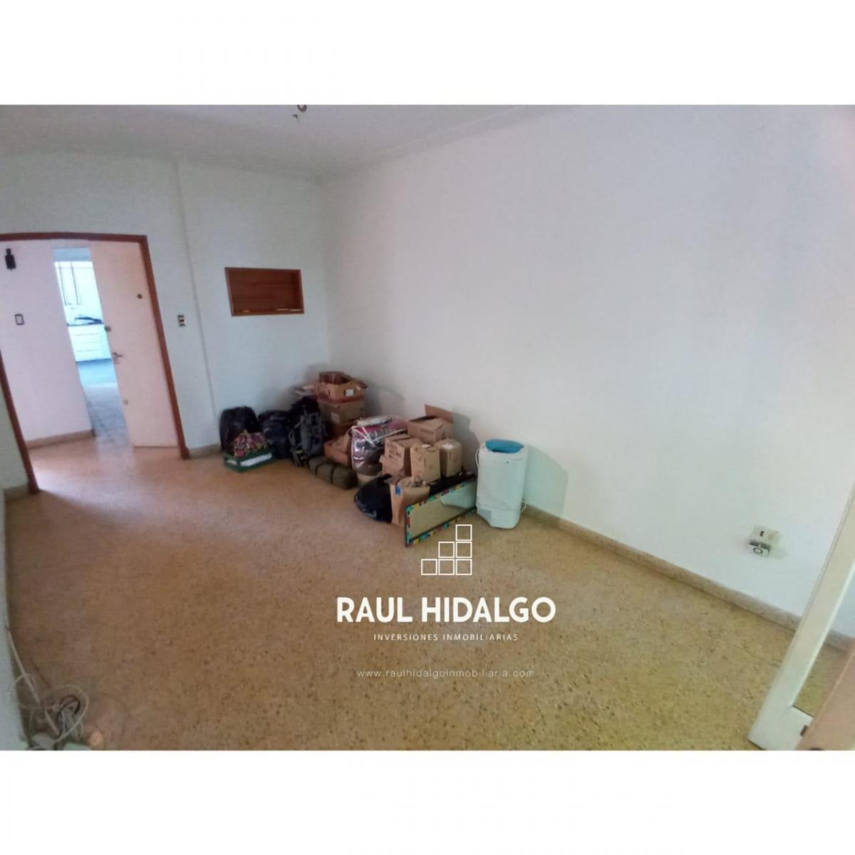Departamento de 3 Ambientes con Balcón a La Calle en Miramar 4
