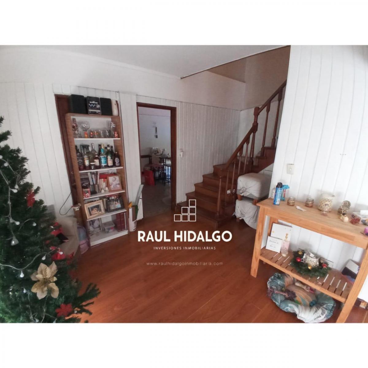 Chalet de 4 Ambientes con Local Comercial en San Carlos 3