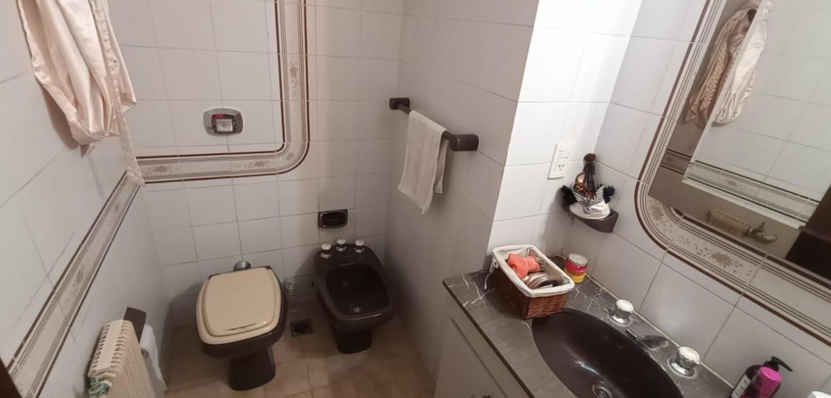 Retasado. Venta de Piso Ripalda con Baulera y Cochera. 5