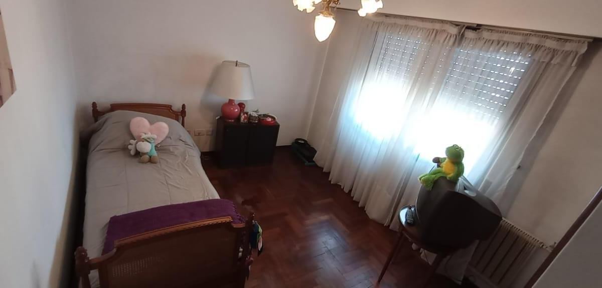 Retasado. Venta de Piso Ripalda con Baulera y Cochera. 4