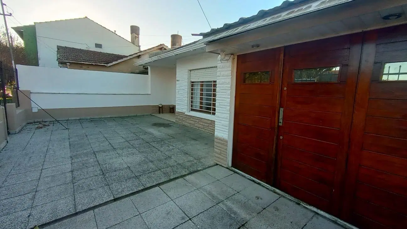 Casa 3 ambientes con parque villa primera Mar del Plata 3