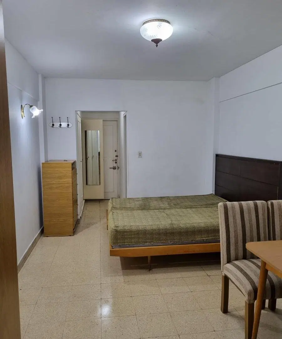 Departamento Monoambiente a la Calle con Balcón | Zona Plaza Colón 4