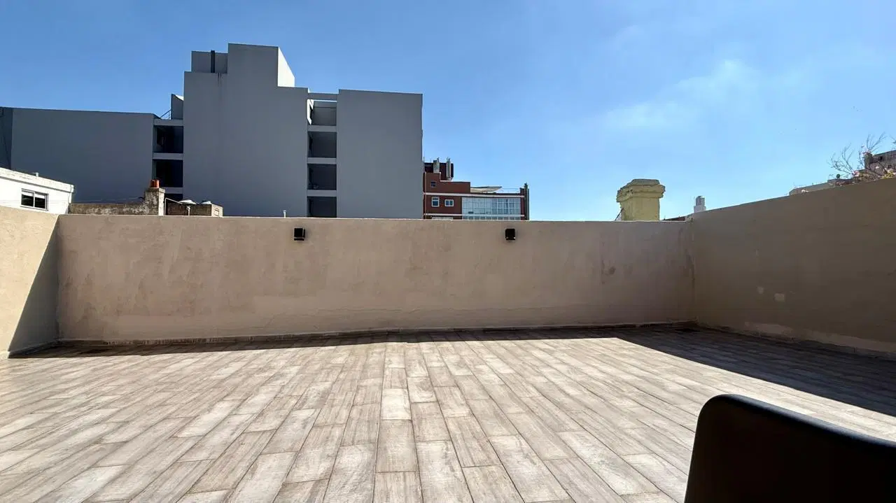 Oficinas en alquiler Zona Aldrey - primer piso al frente 5