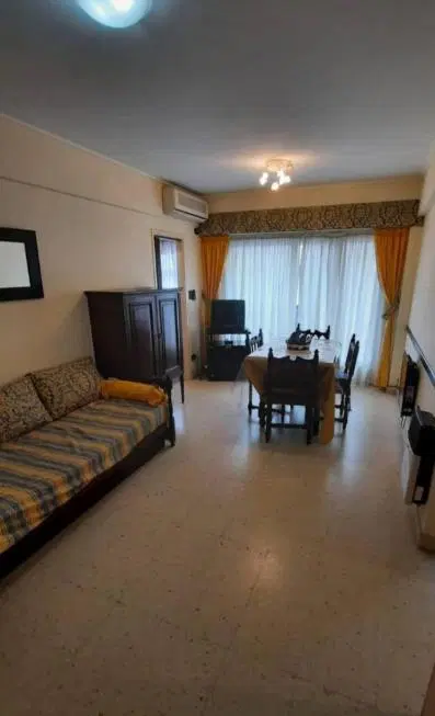 Venta departamento 2 ambientes al frente con balcón - Zona Plaza Colón 1