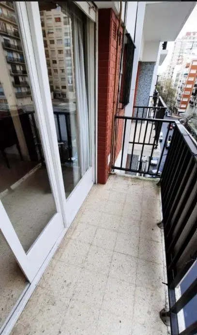 Venta departamento 2 ambientes al frente con balcón - Zona Plaza Colón 4