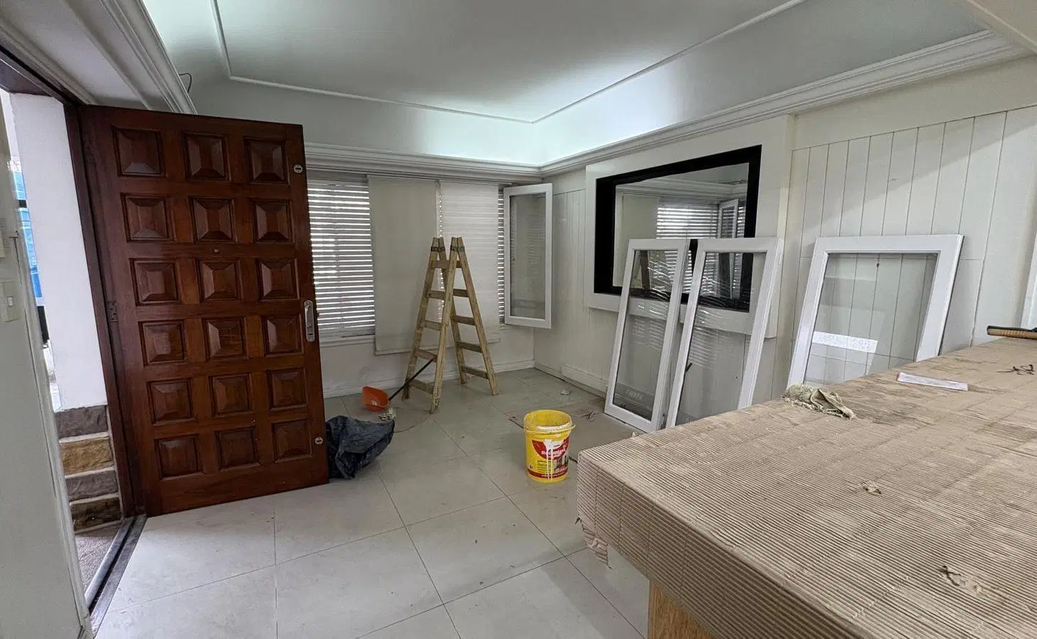 Venta casa 6 ambientes con cochera en dos plantas - Barrio San José - OPORTUNIDAD 3