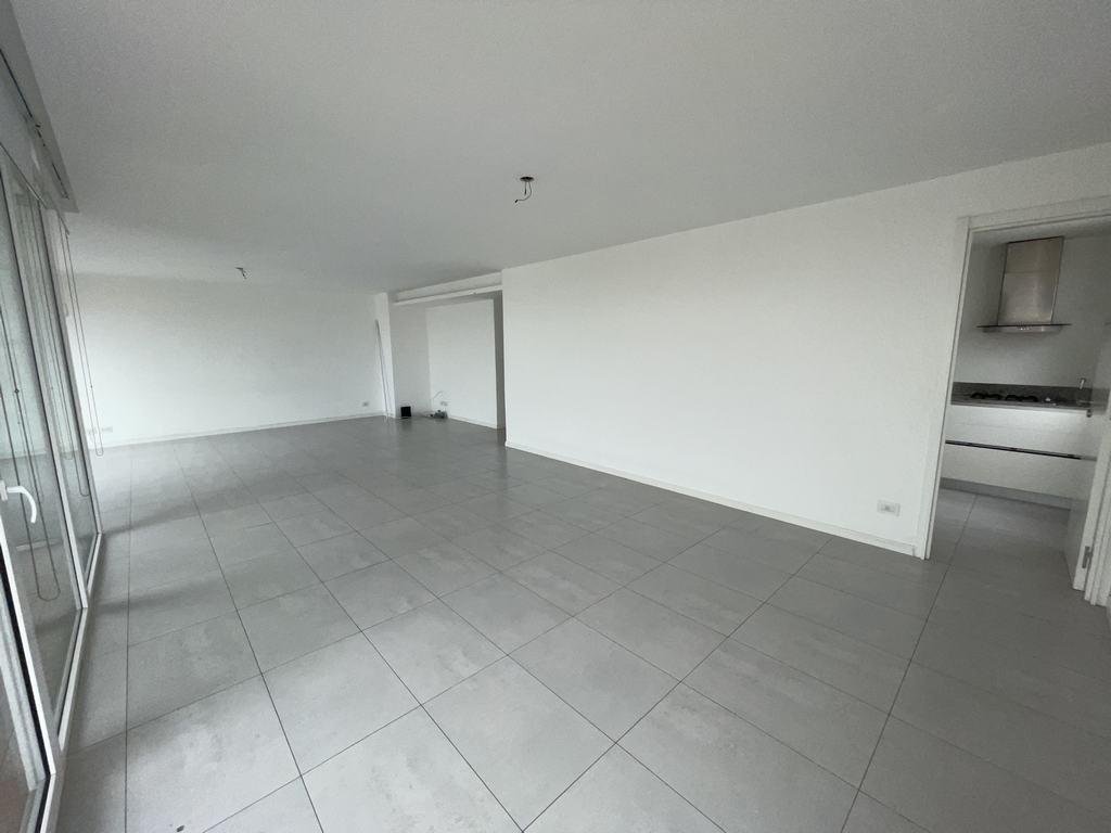 Venta Departamento de 4 Ambientes Cochera Doble. Güemes, Mar del Plata 2