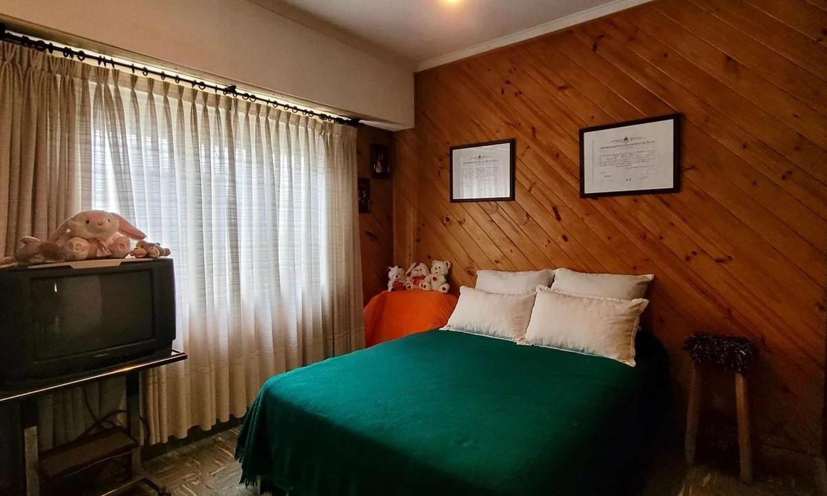 Foto de VENTA Casa de 5 ambientes con departamento. Barrio El Gaucho, Mar del, imagen 3