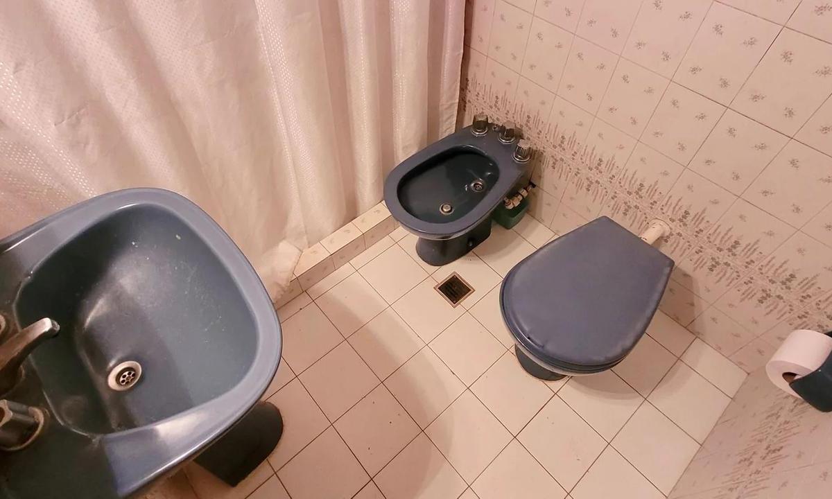 Foto de VENTA Casa de 5 ambientes con departamento. Barrio El Gaucho, Mar del, imagen 4