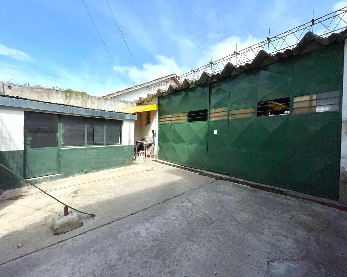 Galpón en Bernardino Rivadavia 5