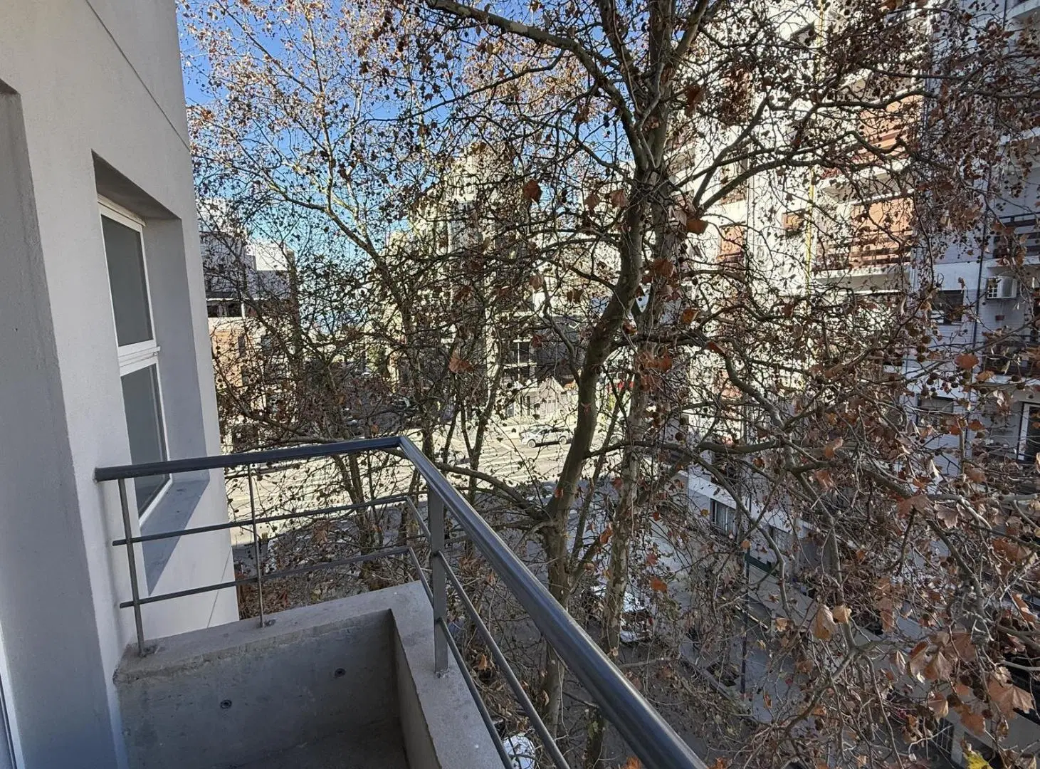VENTA DOS AMBIENTES A ESTRENAR CON BALCÓN A LA CALLE Y VISTA LATERAL AL MAR ZONA LA PERLA 5