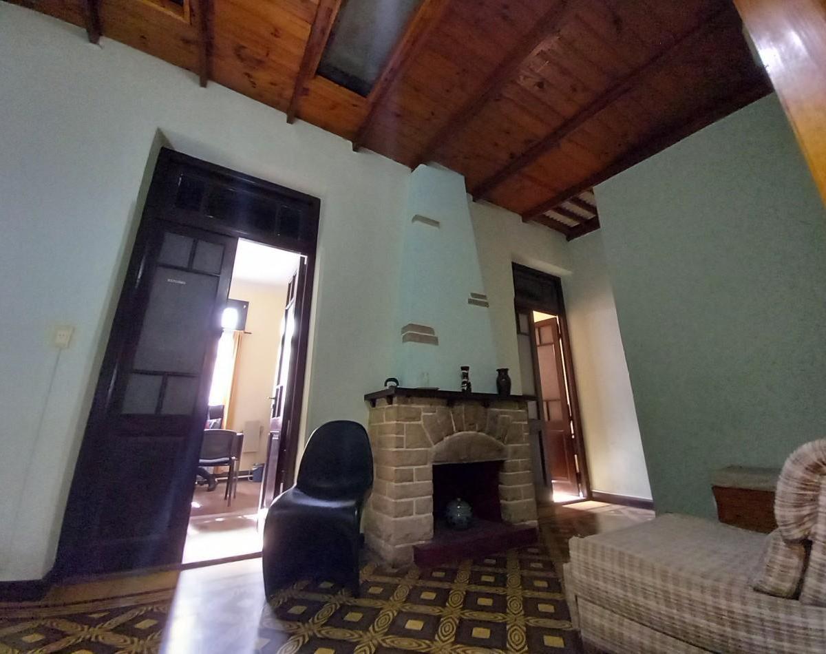 Foto de VENTA CHALET PH-FRENTE-PLANTA BAJA-CATAMARCA y ROCA-RETASADO OPORTUNIDAD, imagen 2
