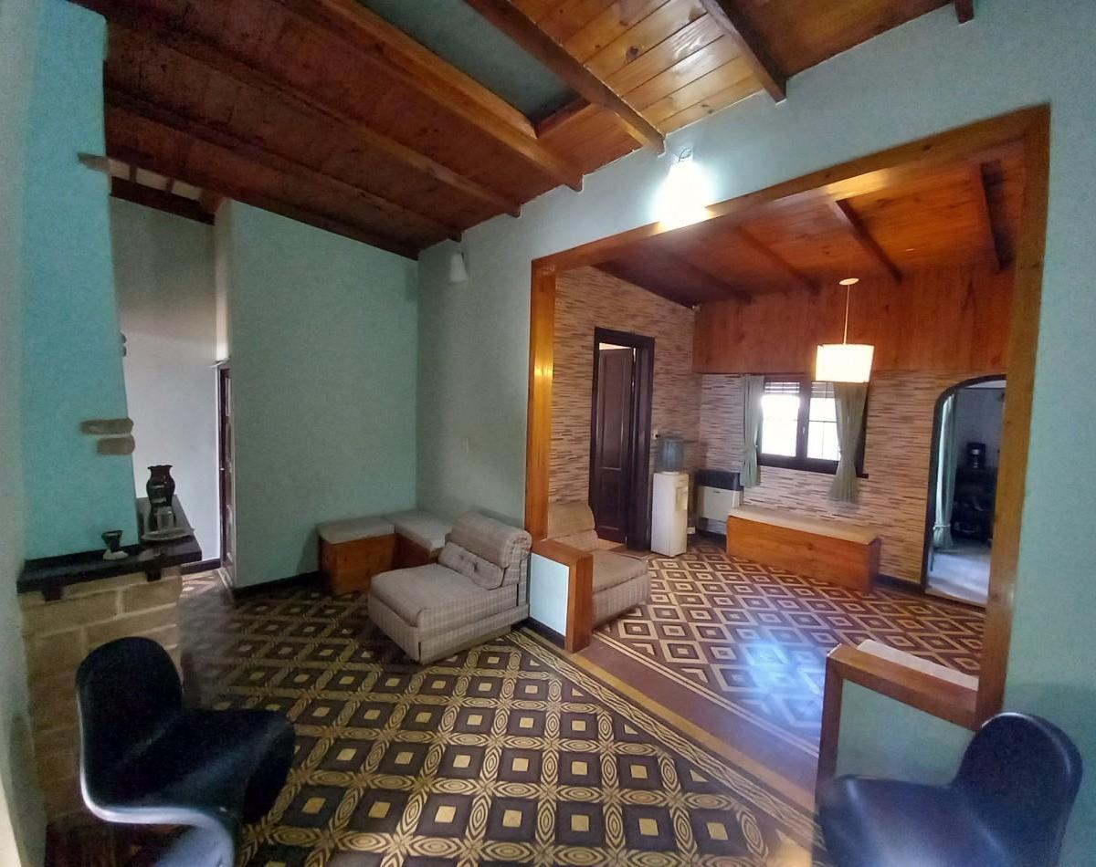 Foto de VENTA CHALET PH-FRENTE-PLANTA BAJA-CATAMARCA y ROCA-RETASADO OPORTUNIDAD, imagen 3