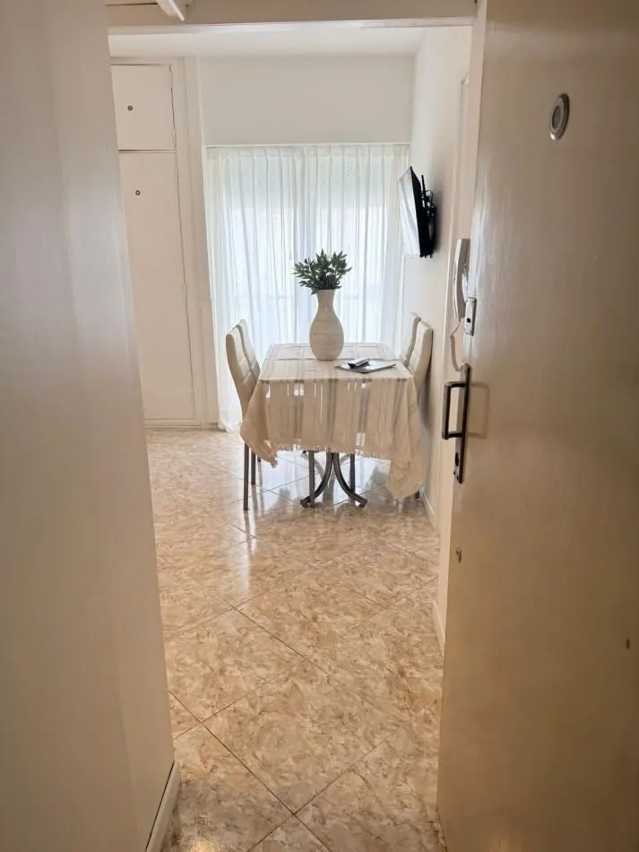 VENTA 3AMB con DEPENDENCIA CENTRO BALCON 1