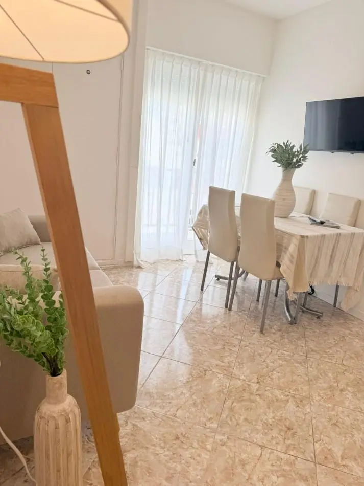 VENTA 3AMB con DEPENDENCIA CENTRO BALCON 8