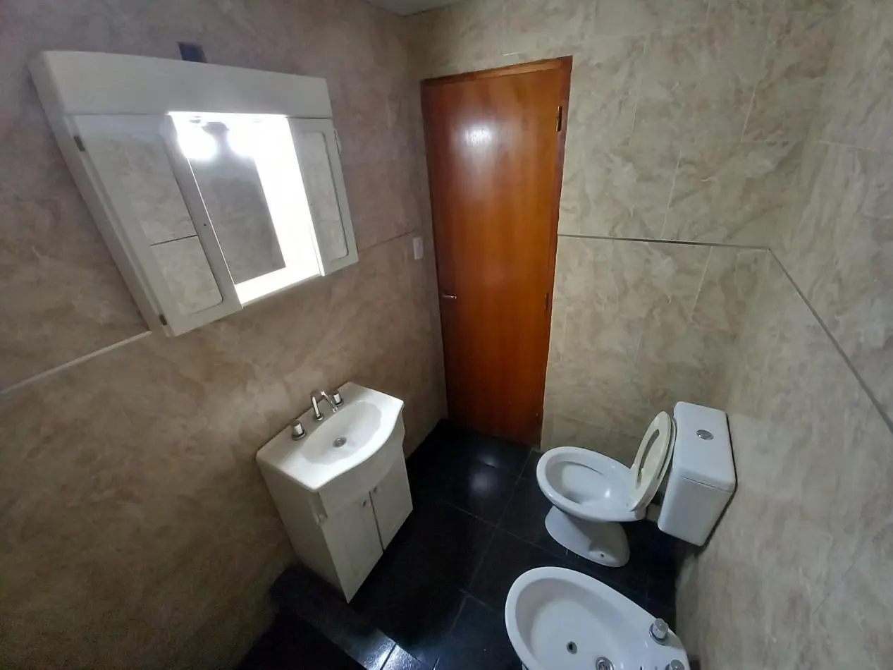 ALQUILER PH CASA 3 AMB COCHERA DESCUBIERTA y PATIO VUCETICH al 2900 5
