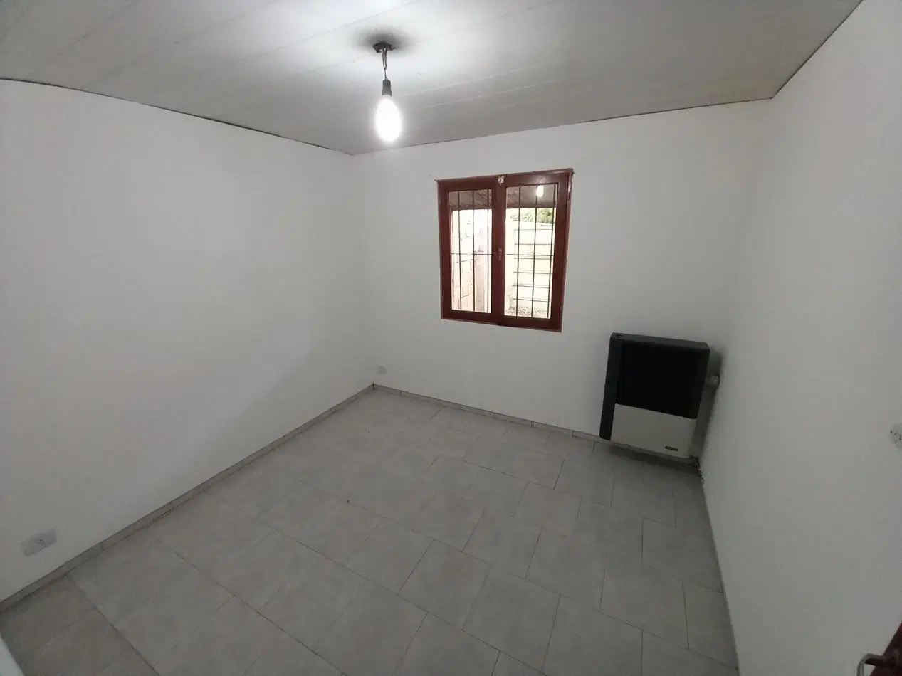 ALQUILER PH CASA 3 AMB COCHERA DESCUBIERTA y PATIO VUCETICH al 2900 2