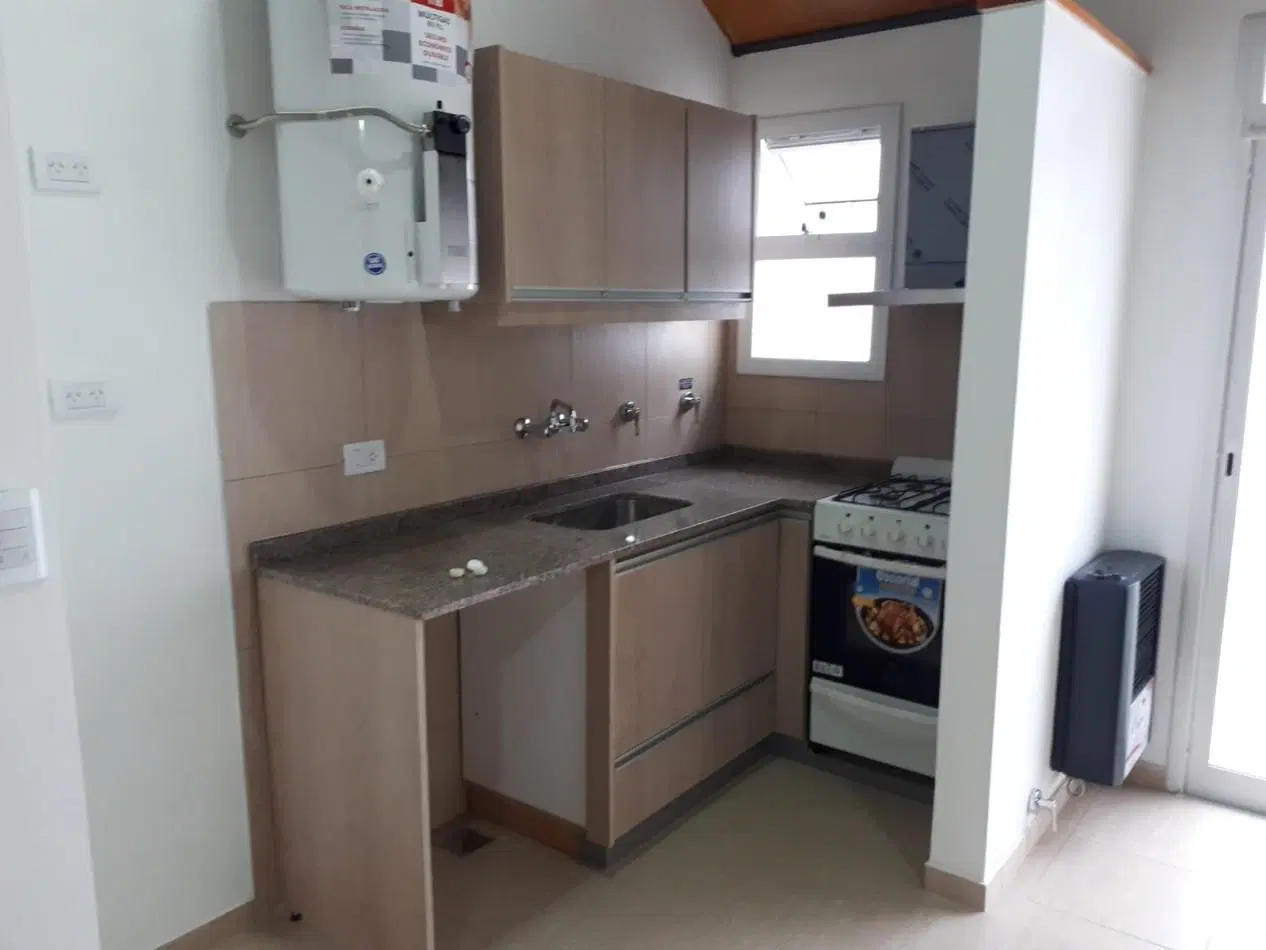 ALQUILER 2AMB DUPLEX COCHERA al FRENTE DISPONIBLE para AGOSTO 1