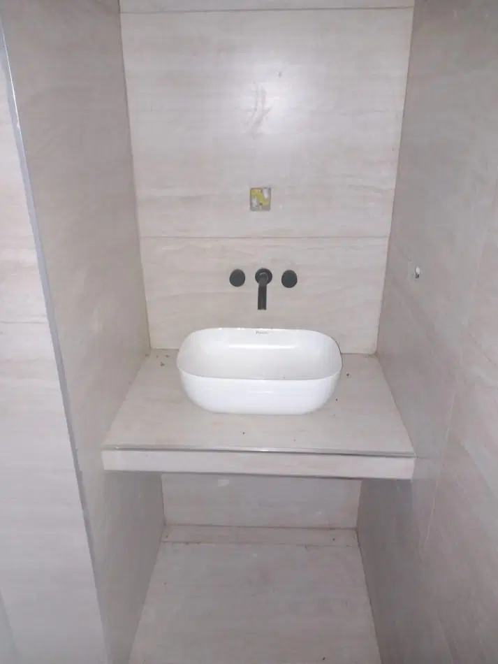 VENTA CASA MODERNA A TERMINAR CAMET NORTE 3