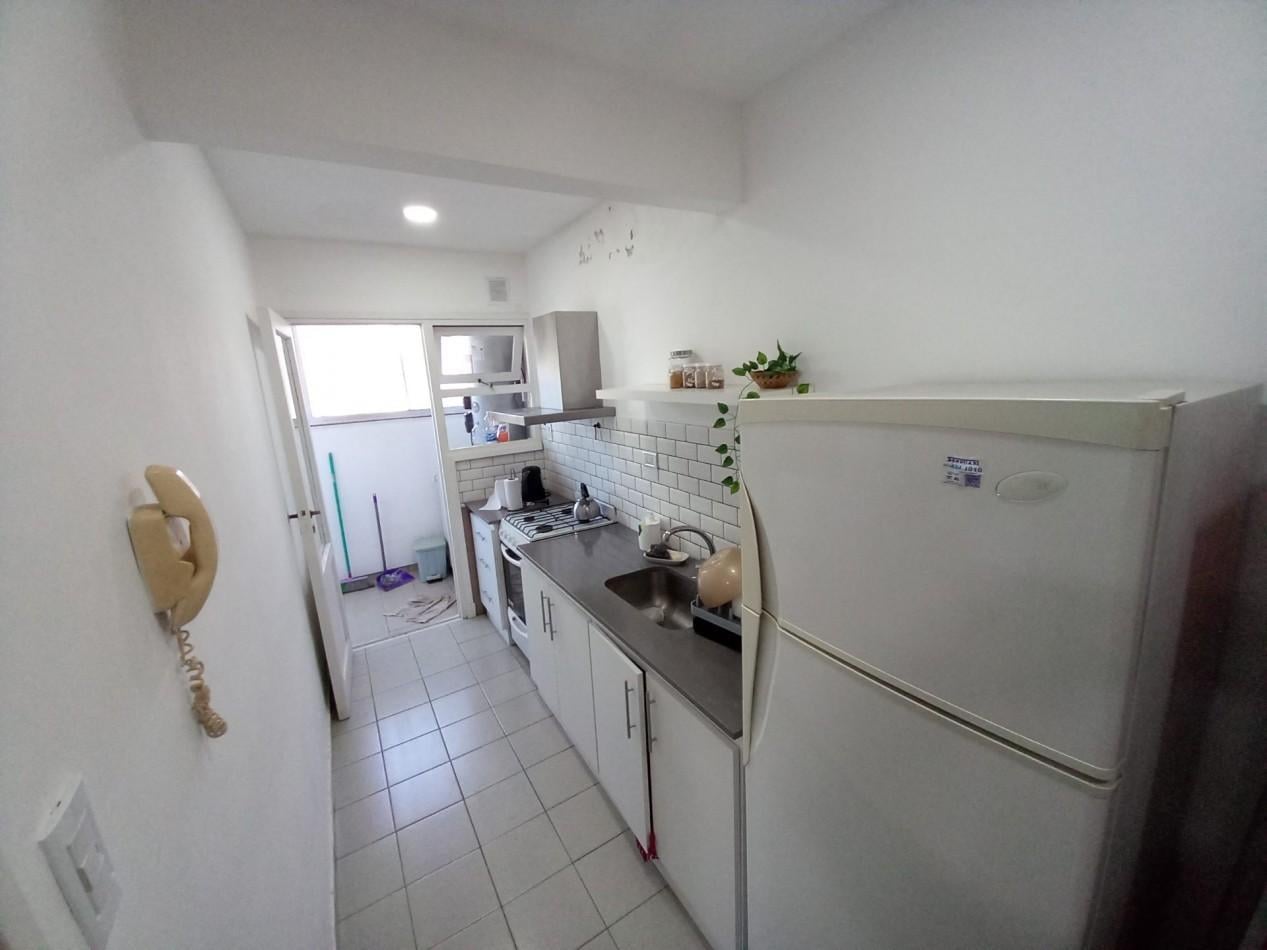 Foto de ALQUILER Por 12 Meses-3AMB-3° Piso por ESCALERA-SIN MUEBLES-ESTRADA y, imagen 2