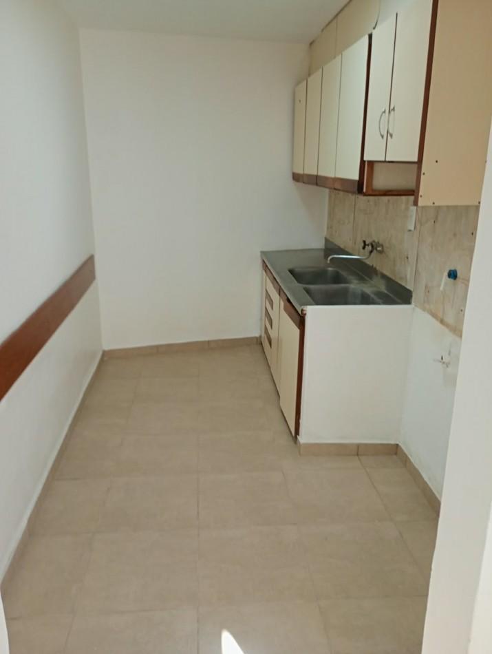 Foto de VENTA CASA 3AMB ORIGINAL LOTE PROPIO Babrio LAS AVENIDAS, imagen 3