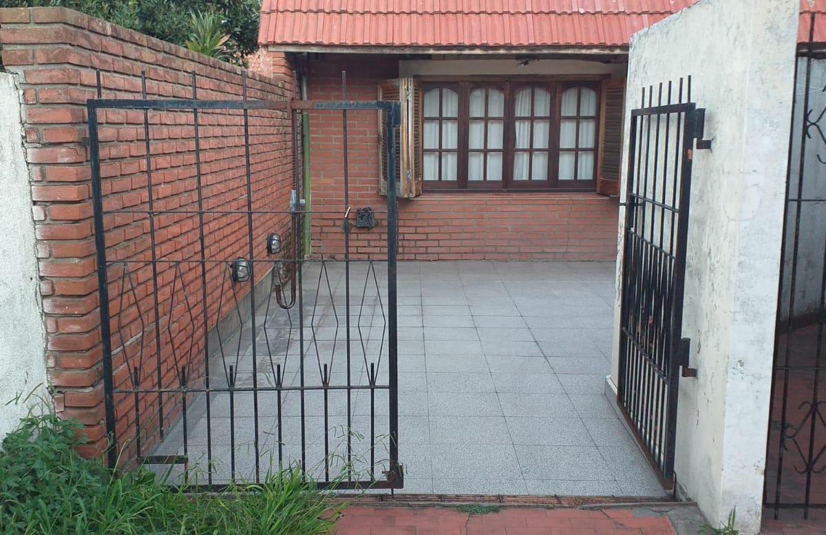 Foto de PH de 3 Ambientes con Dos Cocheras en Barrio El Progreso, imagen 3