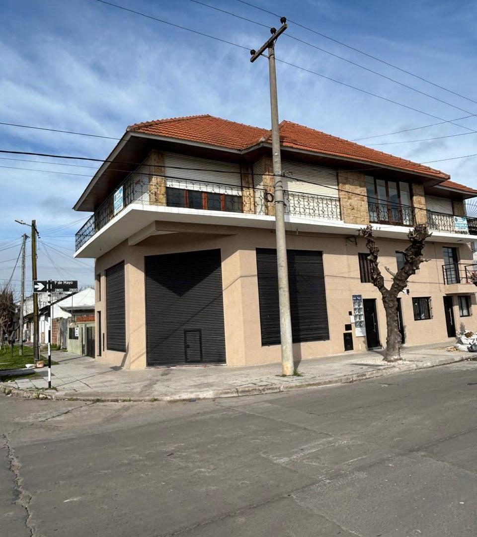 Foto de PH en Venta en Bernardino Rivadavia, imagen 1