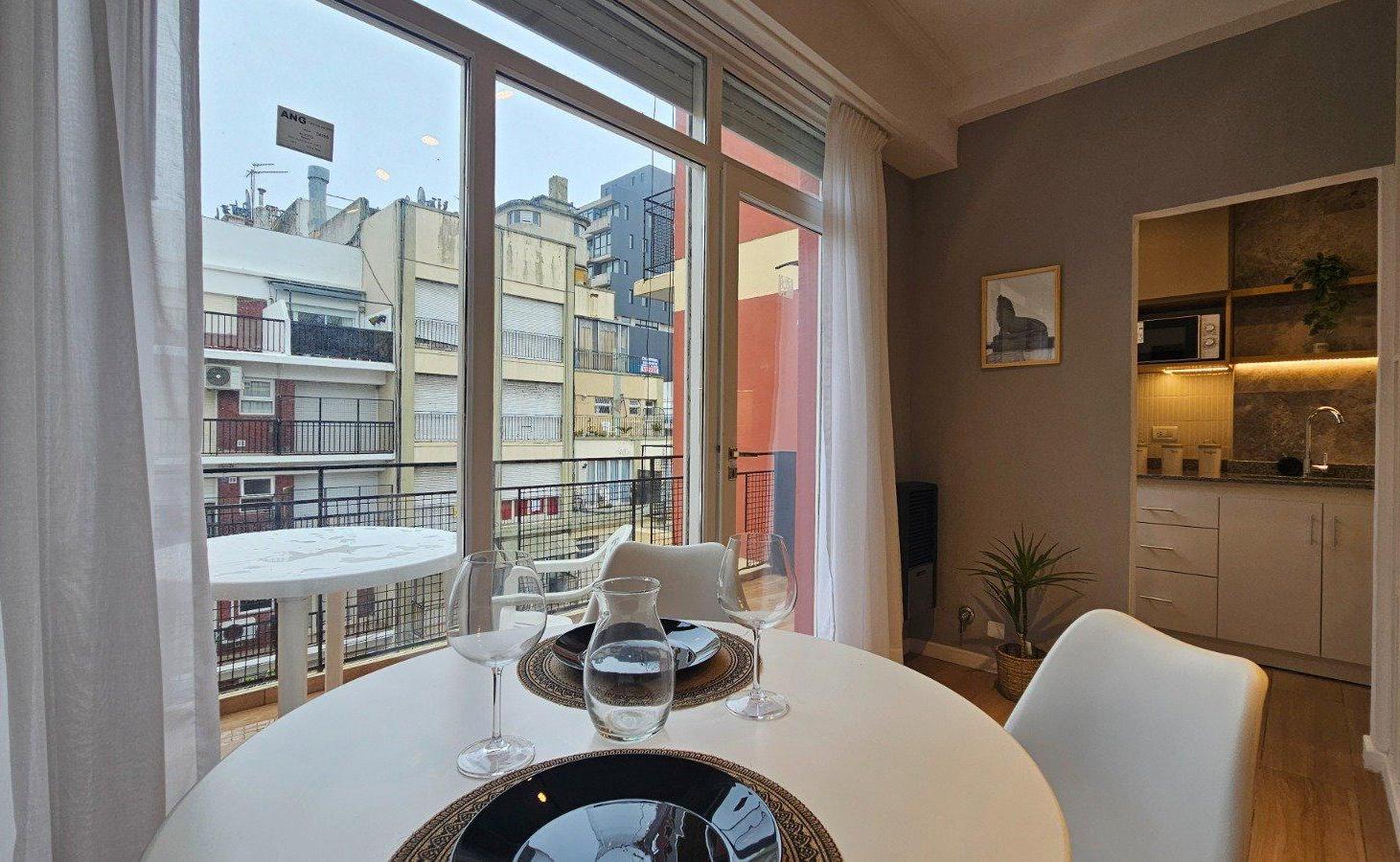 Foto de Monoambiente con balcon terraza, imagen 3