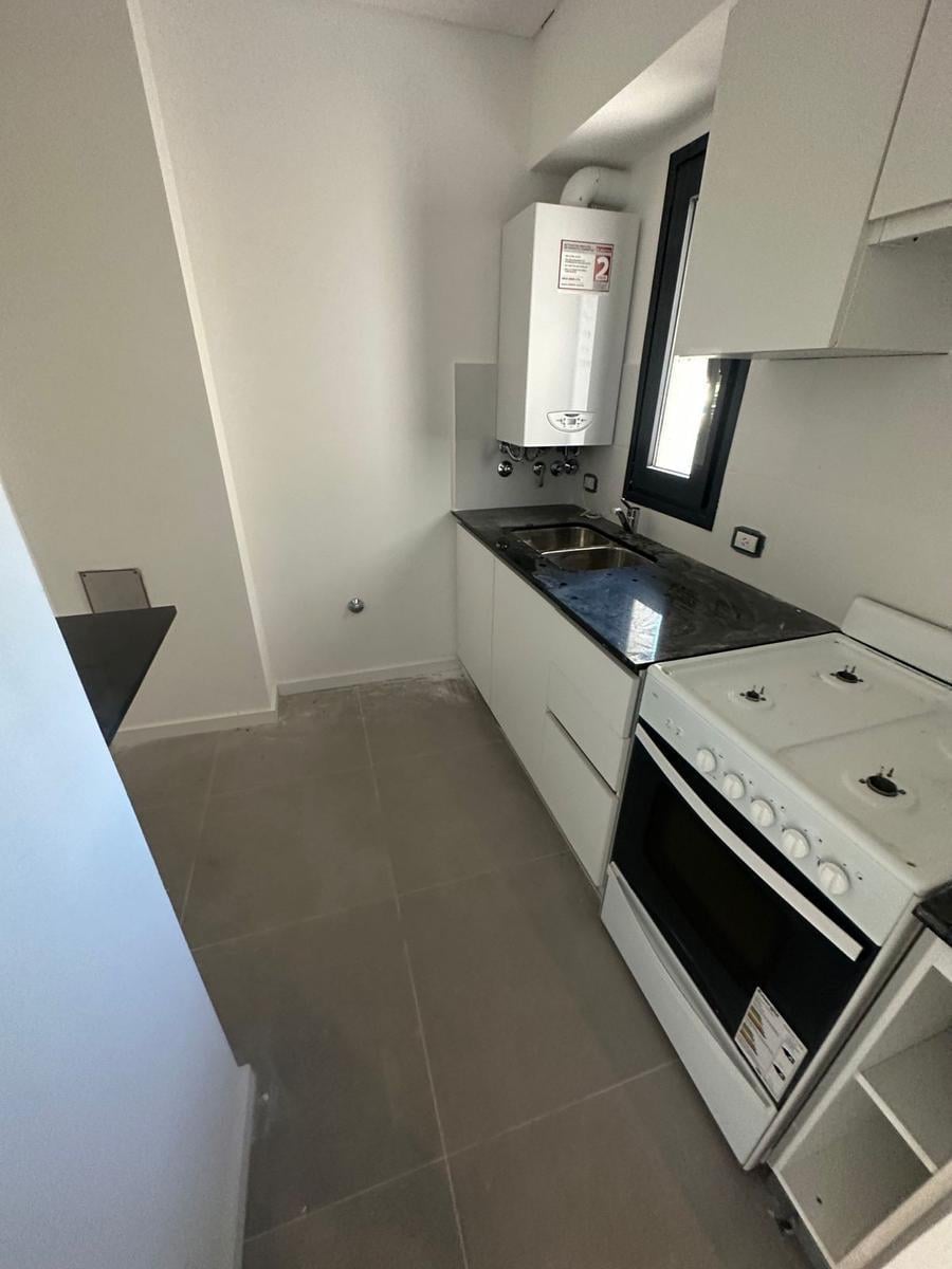 UN DORM A ESTRENAR c/BALCON
