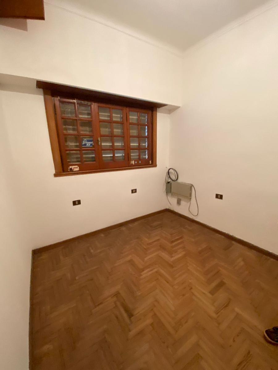 Muy Buena Casa de 4 Dorm/4 Baños 1