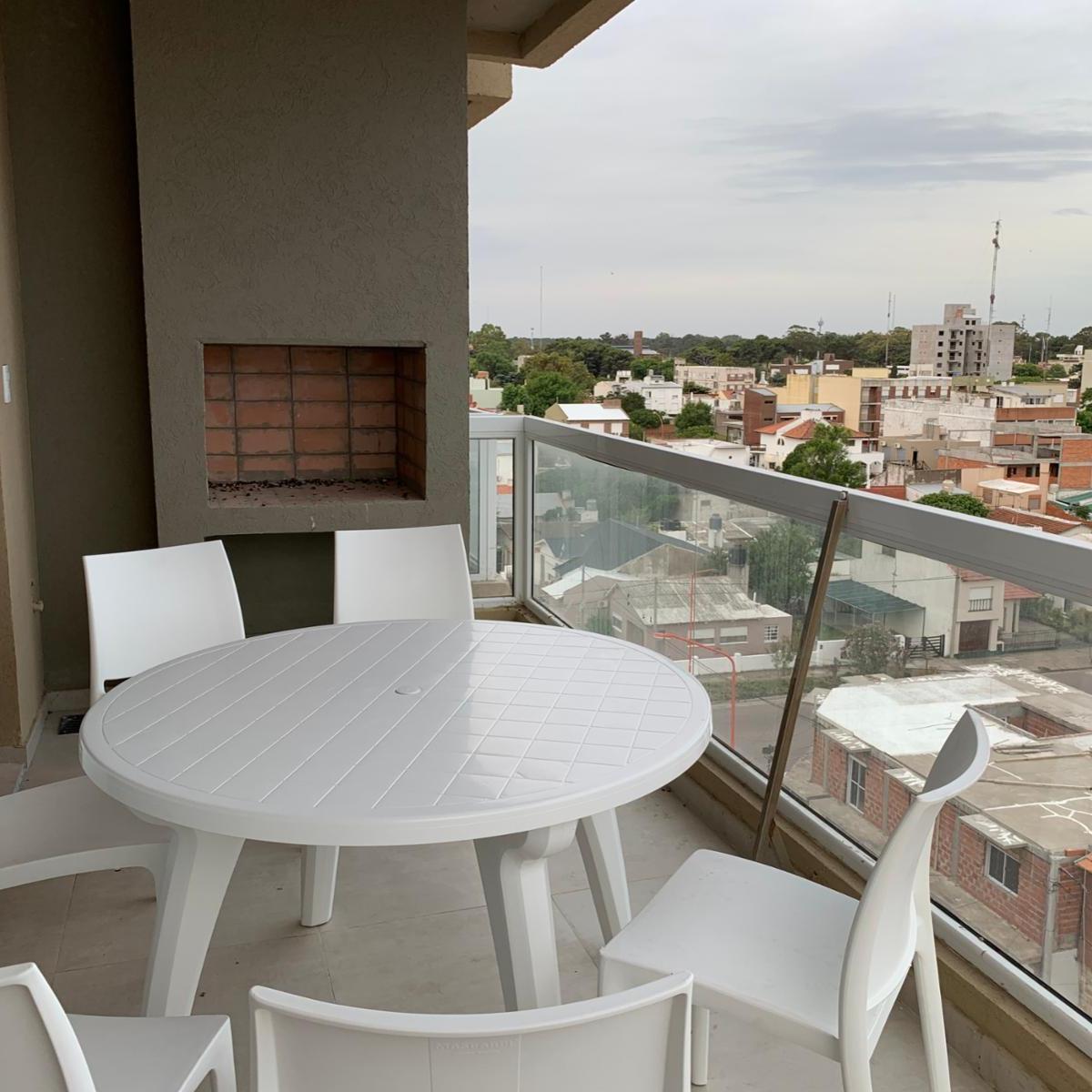 Excelente Semipiso con Vista Al Mar y Cochera 4