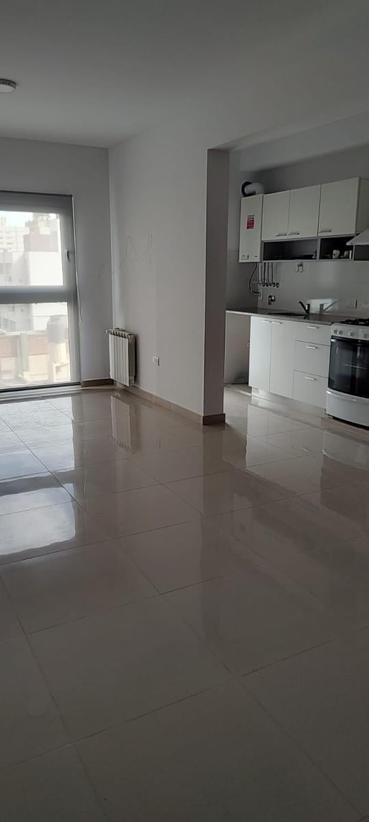Excelente depto 2 DORM c/BALCÓN y COCHERA