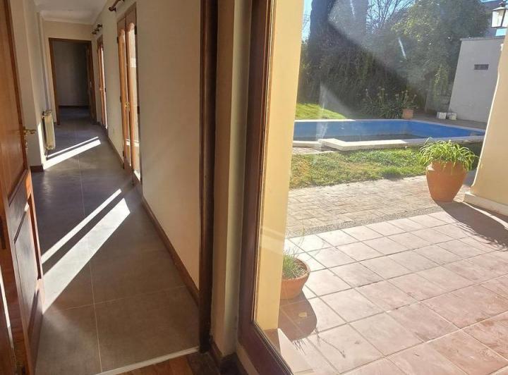 HERMOSA CASA - Bº MOLINA CAMPOS - APTA CRÉDITO 5