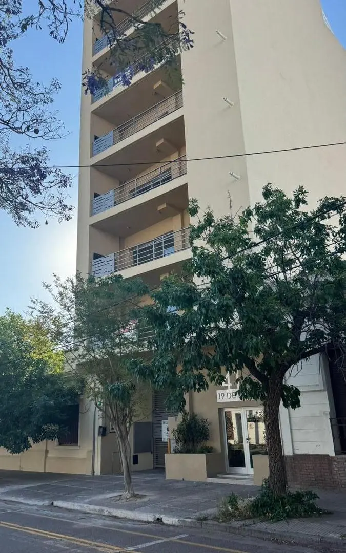 HERMOSO PISO CENTRICO 2