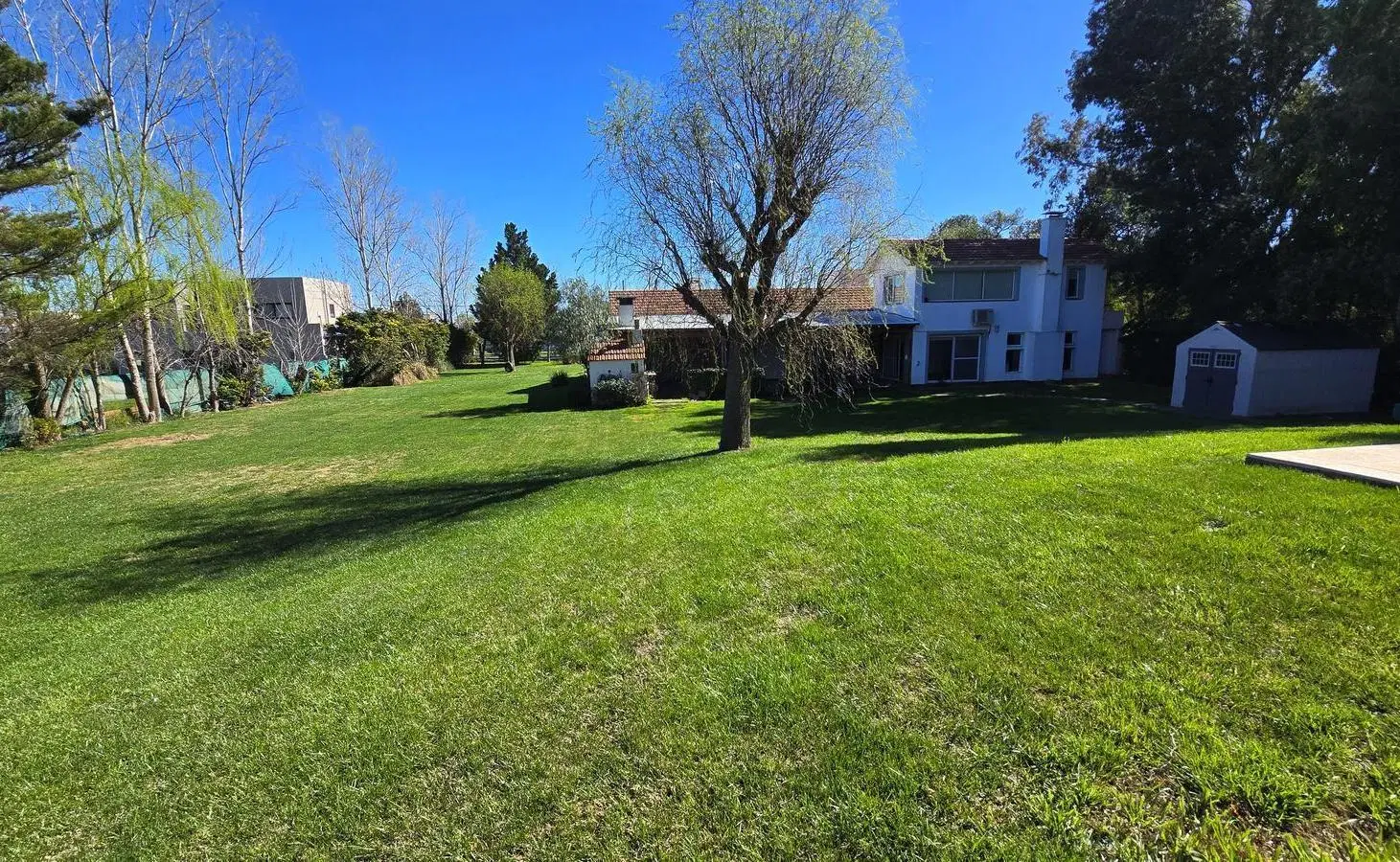 Amplia CASA Bº PATAGONIA  - Lote de 3600mts!! 4