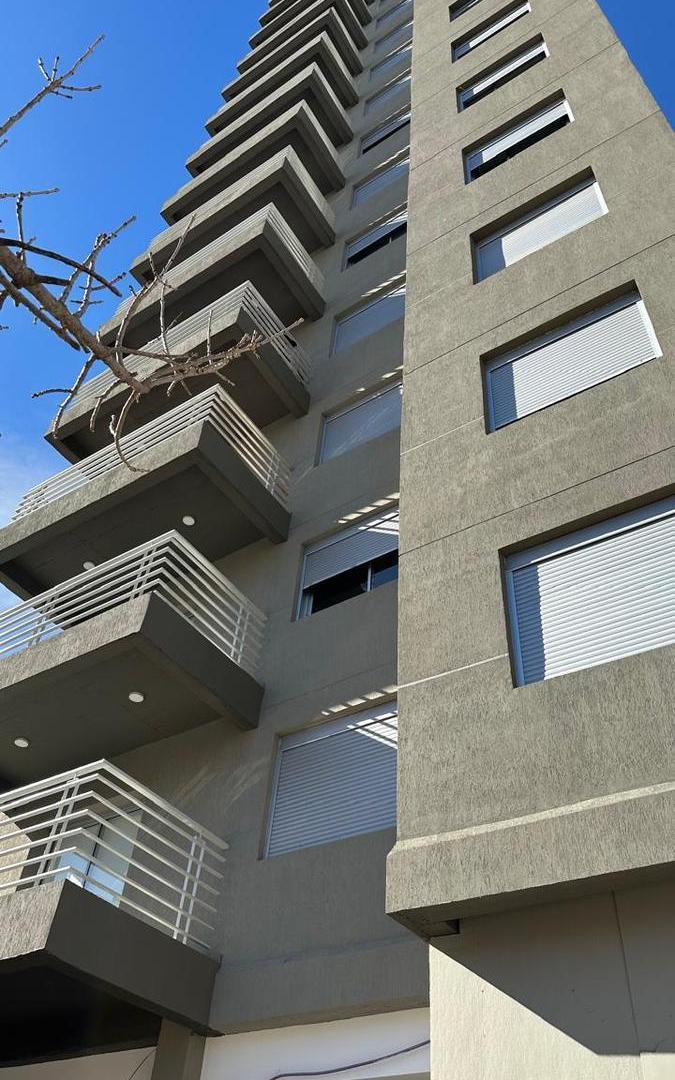 Depto 2 dorm c/BALCÓN y COCHERA