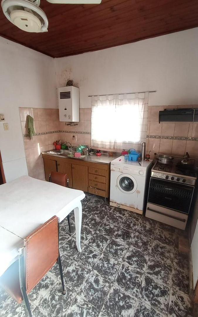 Foto de Casa venta - GRAN LOTE - A REFACCIONAR, imagen 3