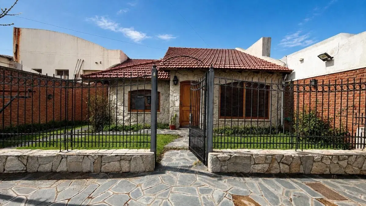 AMPLIA CASA AMOBLADA EN ALQUILER 2