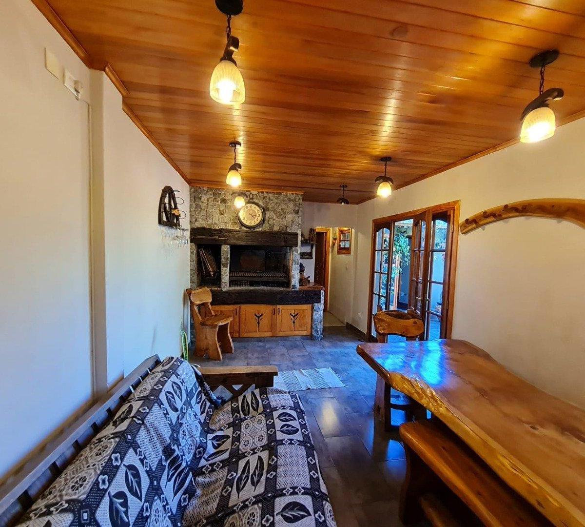 4 Amb. 3 Dor. 190 m². 160 m² Cub 1