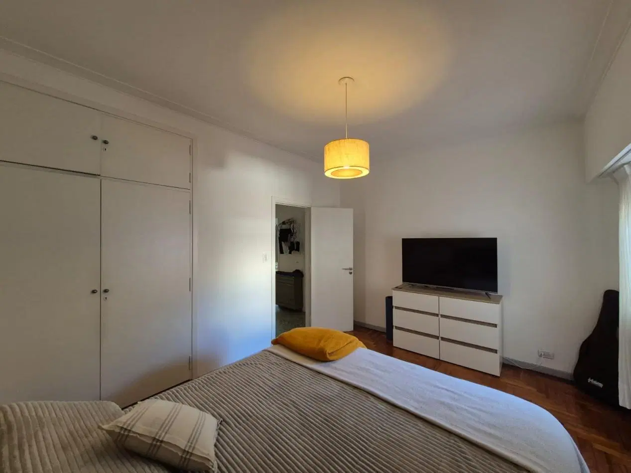 PH de 3 ambientes al frente con balcon, patio y dependencia - Av. Colon 8